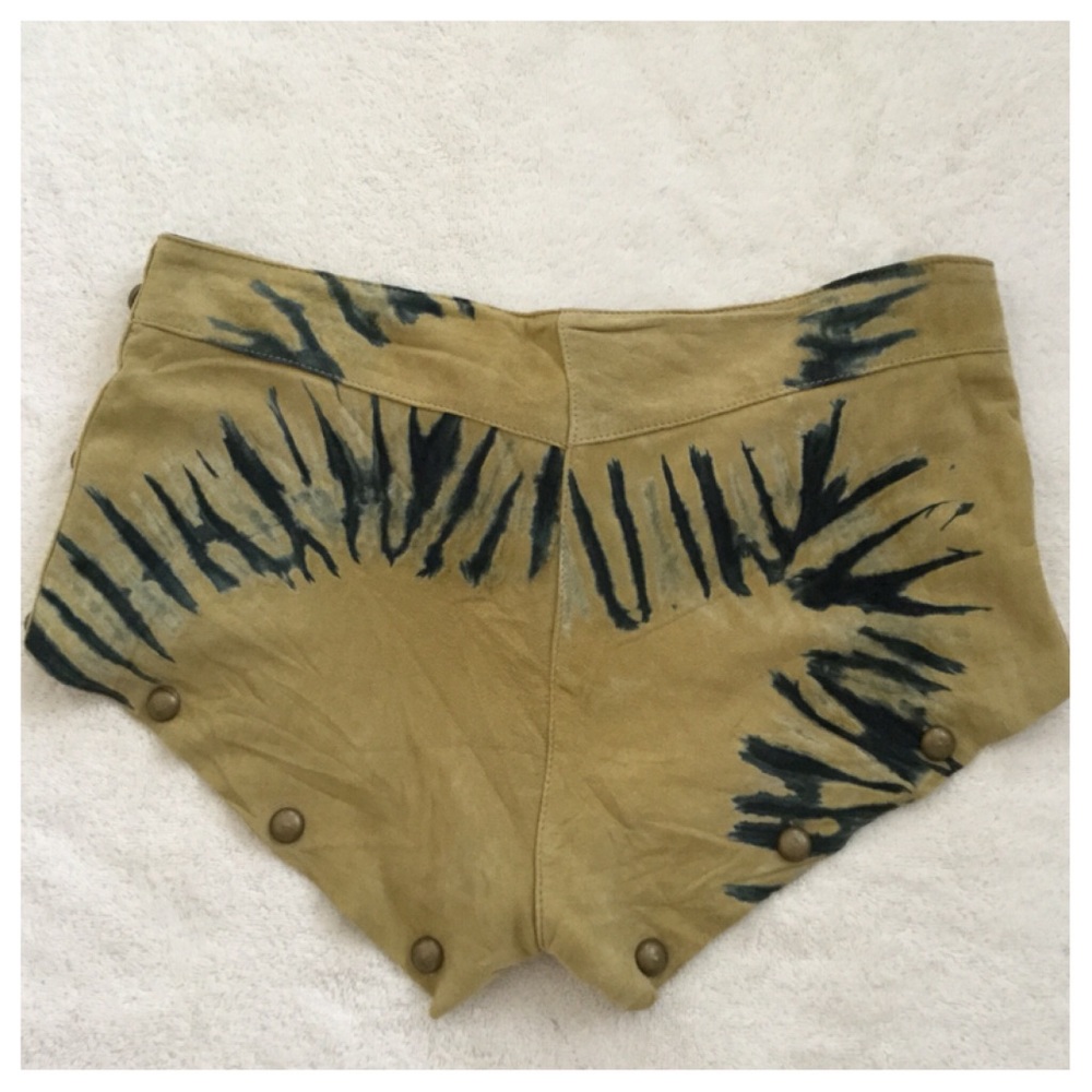 🆕Free People Renegade Tye Dye Leather Shorts NWOT - Picture 5 of 8